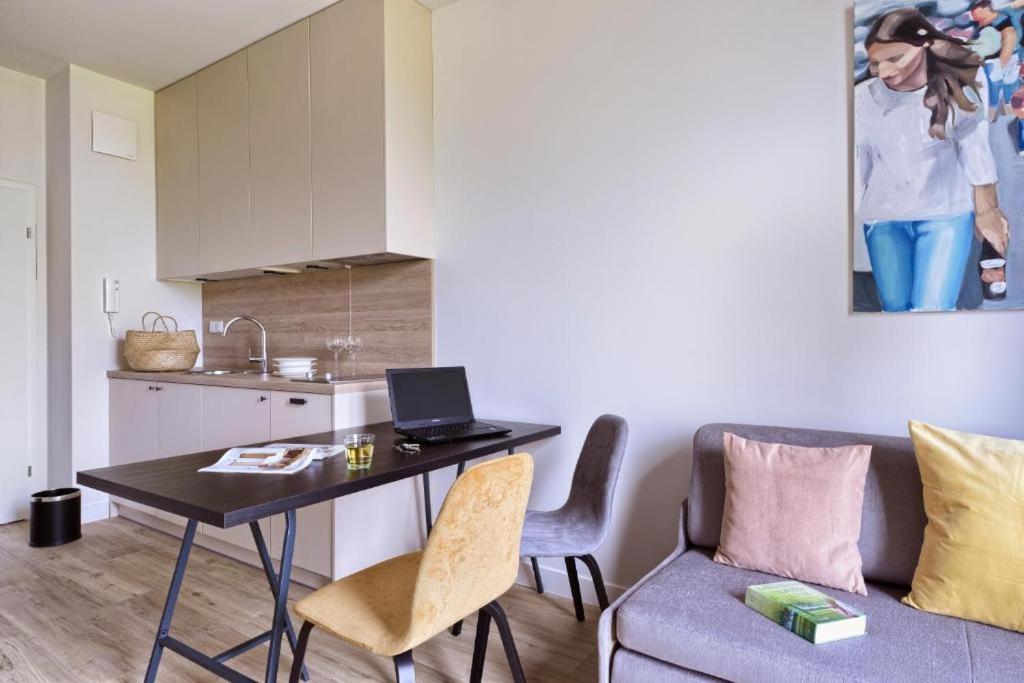 Arche Hotel Poloneza Варшава Екстериор снимка